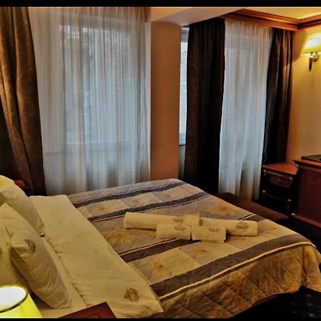 Hotel Elsa Skopje Buitenkant foto