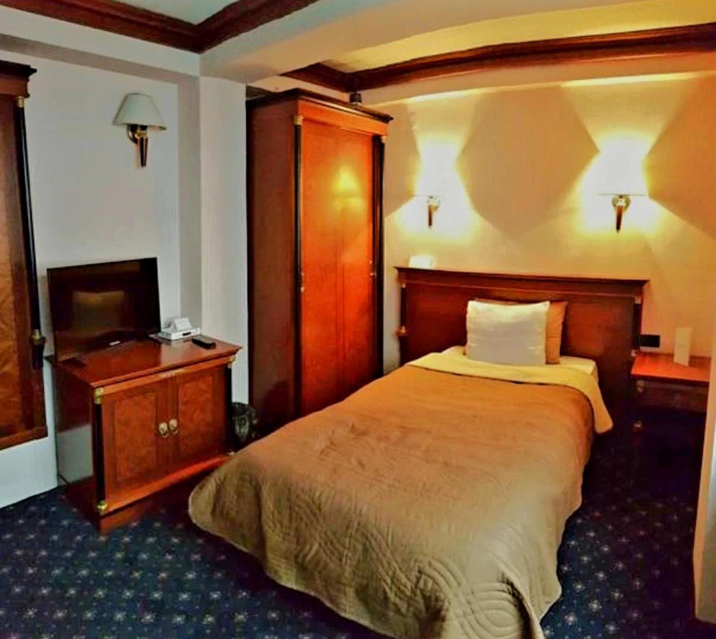Hotel Elsa Skopje Buitenkant foto