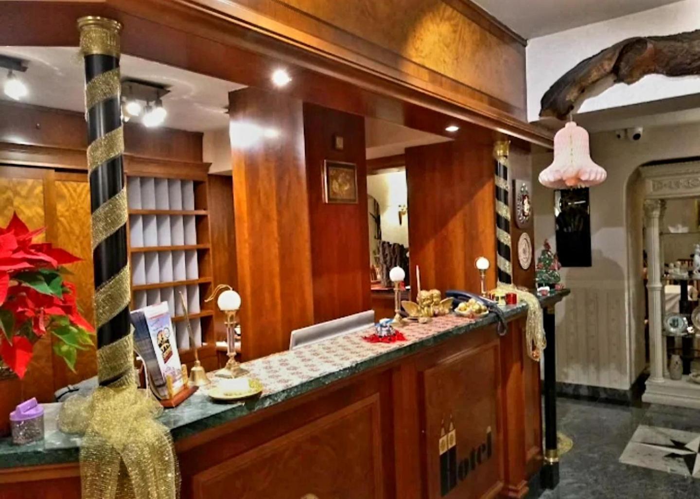 Hotel Elsa Skopje Buitenkant foto
