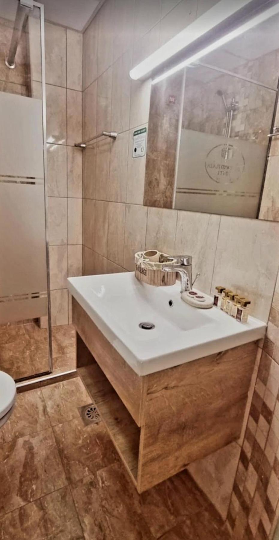 Hotel Elsa Skopje Buitenkant foto