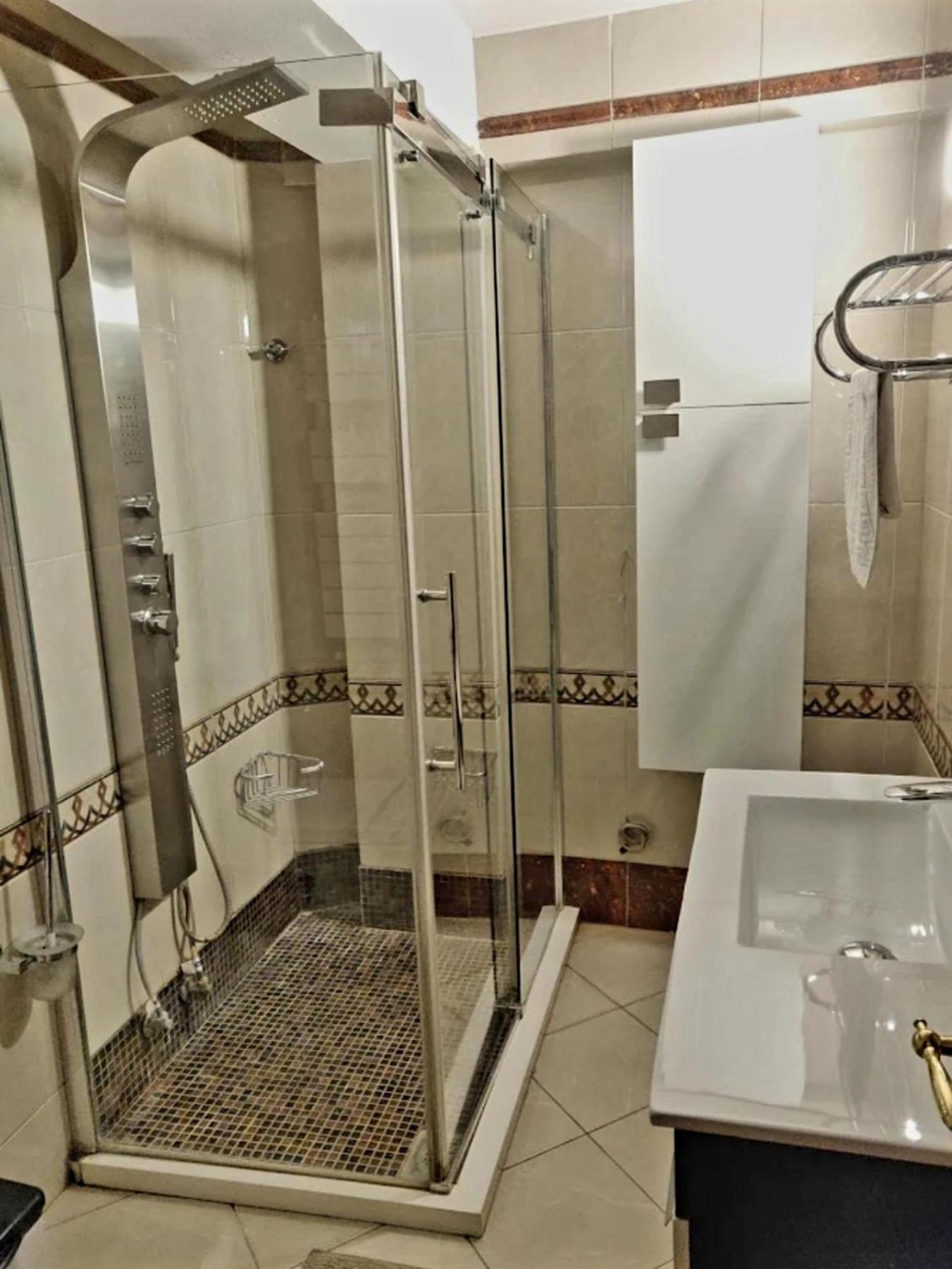 Hotel Elsa Skopje Buitenkant foto