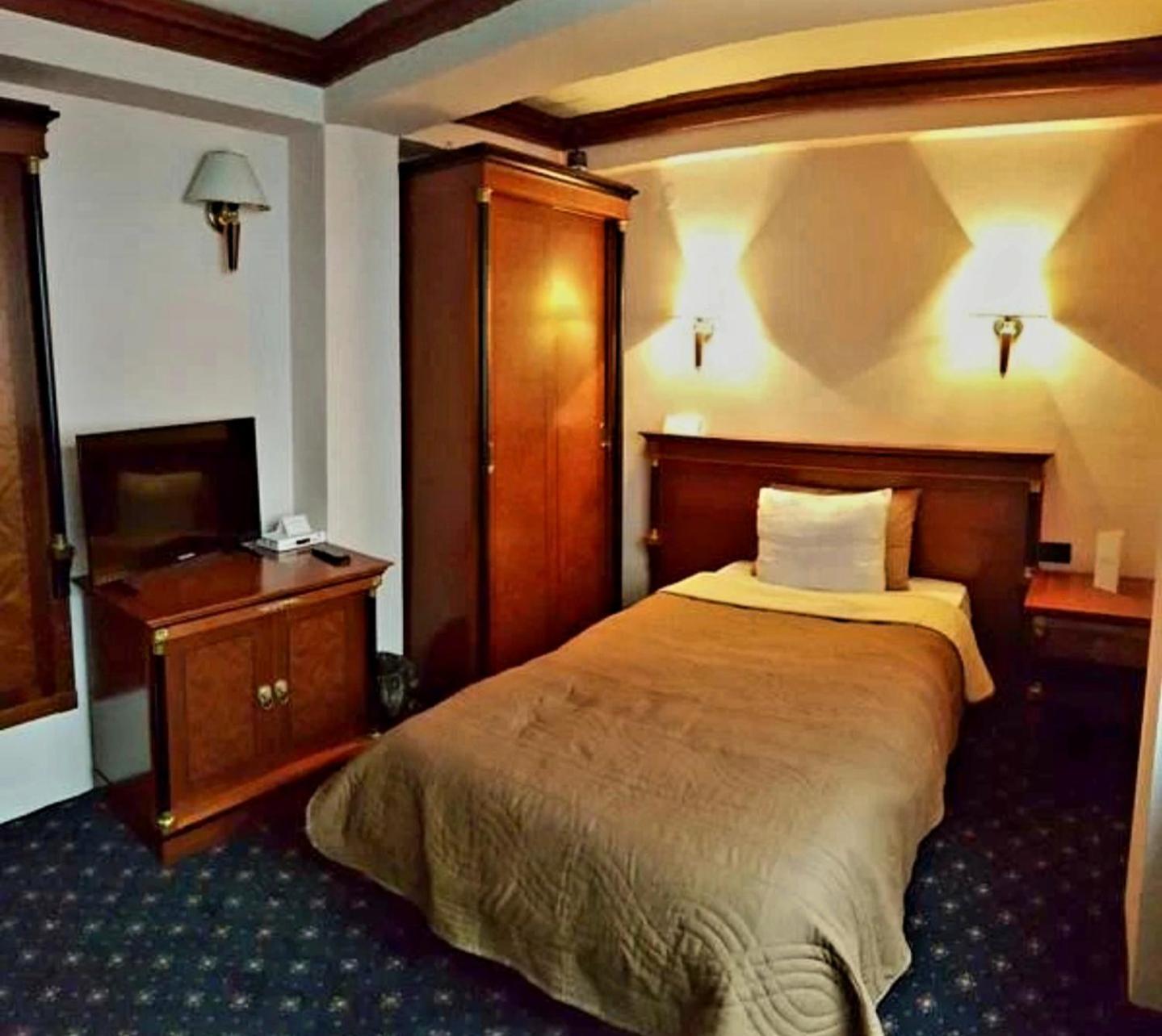 Hotel Elsa Skopje Buitenkant foto