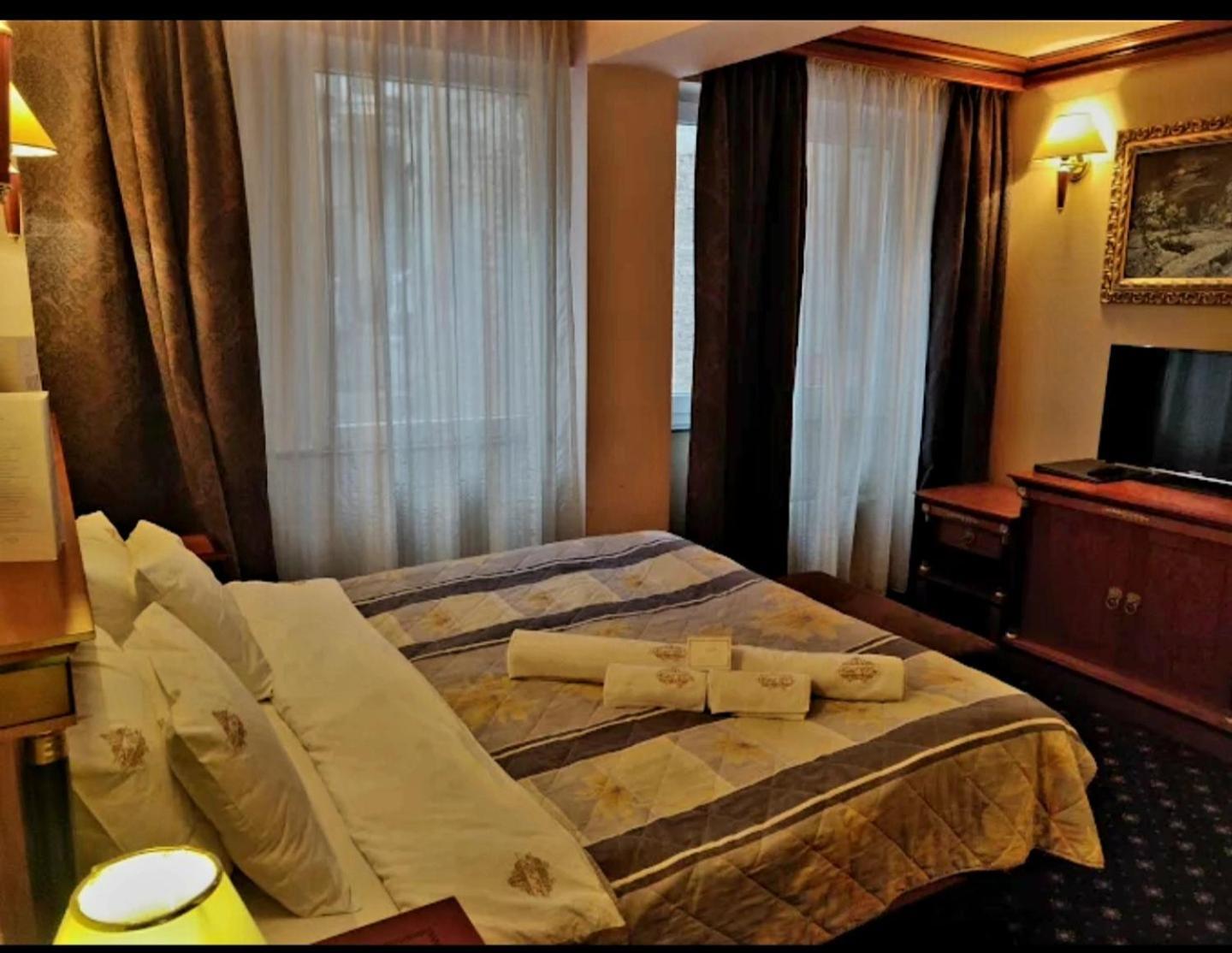 Hotel Elsa Skopje Buitenkant foto