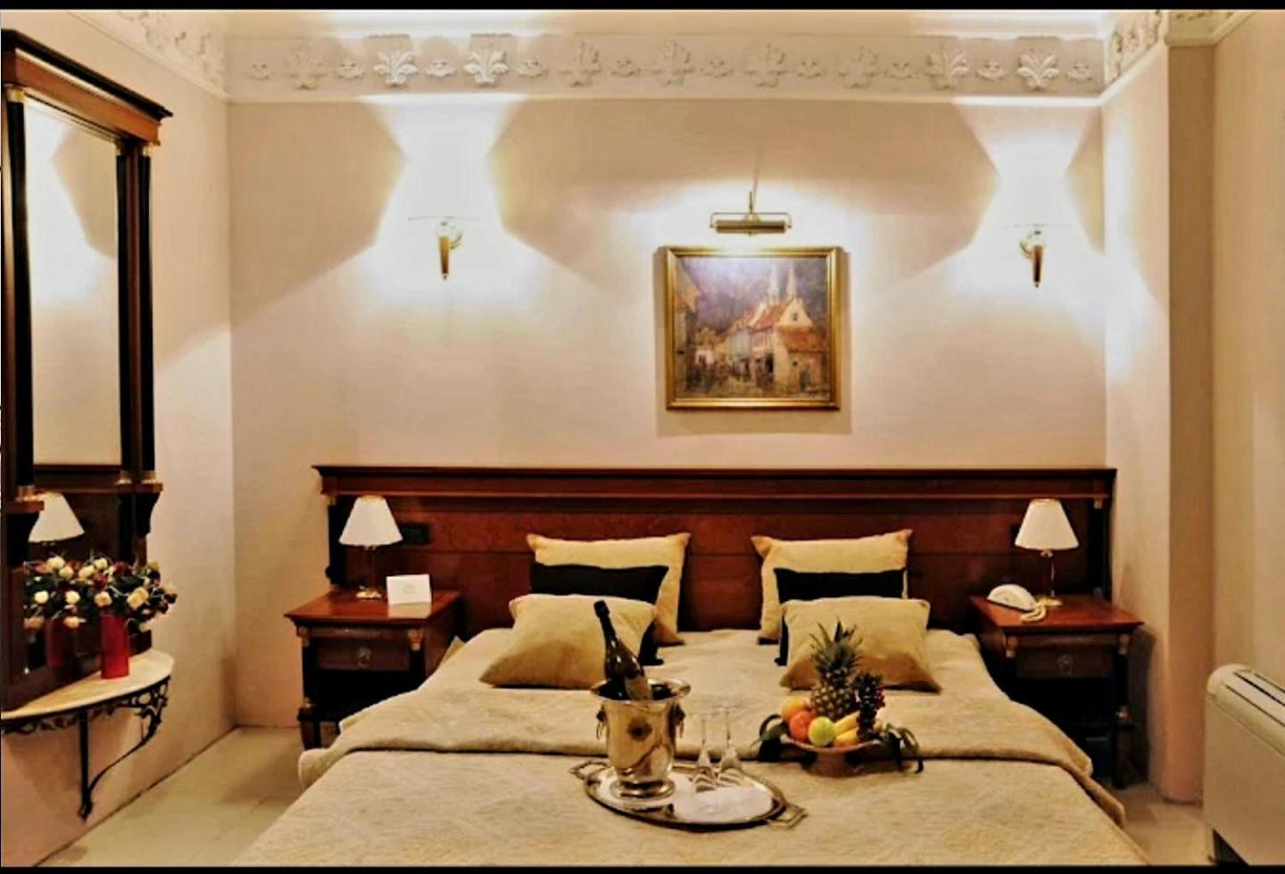 Hotel Elsa Skopje Buitenkant foto